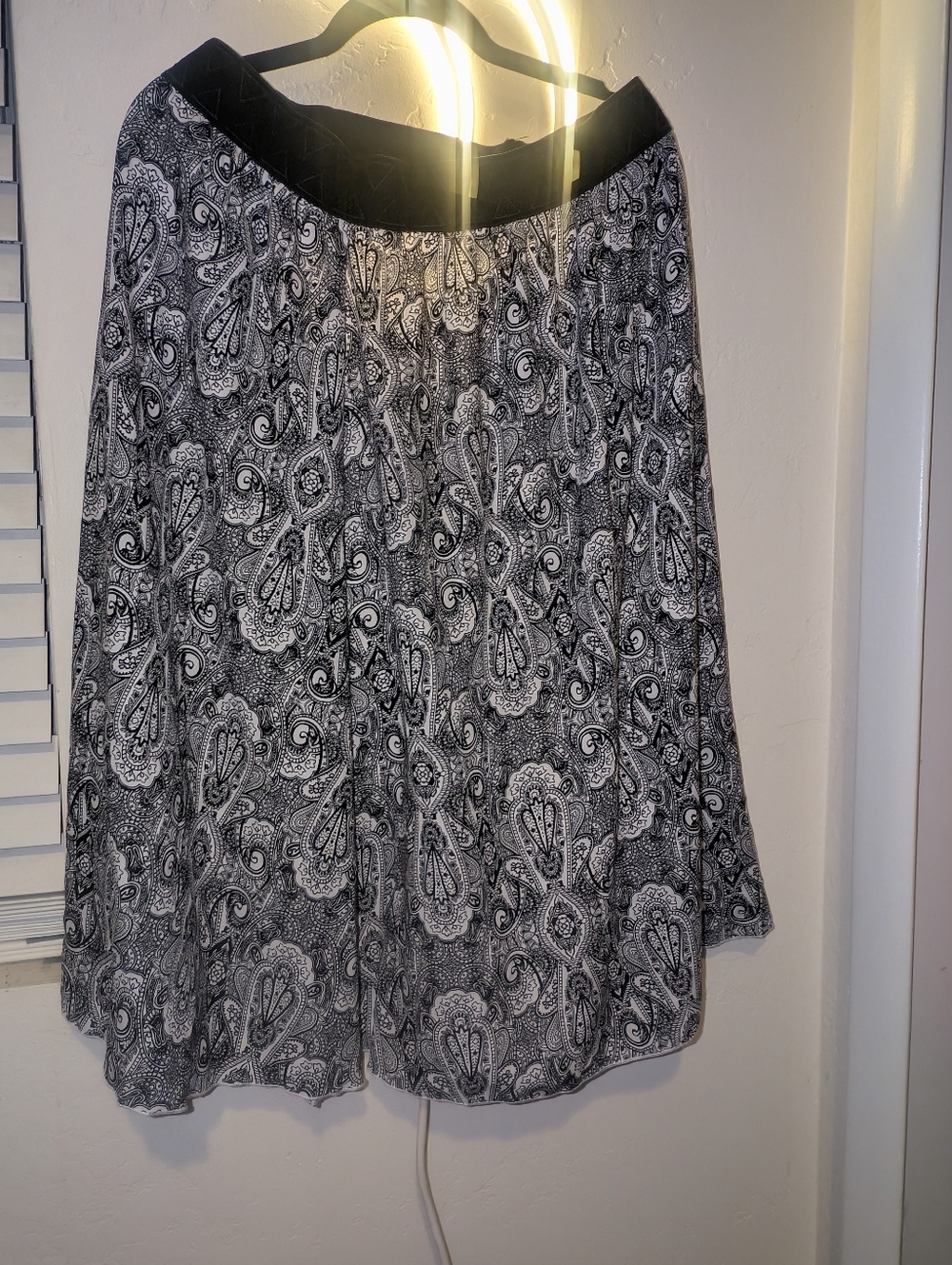 LulaRoe Black & White Paisley A-Line Skirt- XL